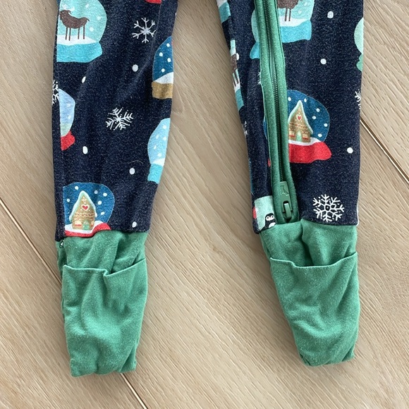 Kiki + Lulu Bamboo Convertible Footie Pajamas Christmas - Picture 3 of 5